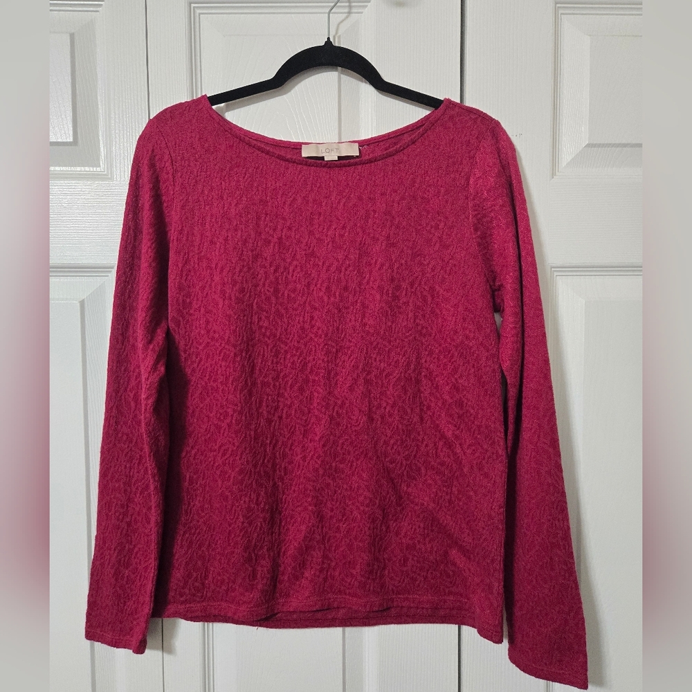 Ann Taylor Loft Fushia/Magenta Soft Stretchy Lace Long Sleeve Top, Size Medium